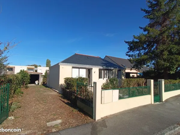 Maison 3 chambres non mitoyenne de 95m² avec grand jardin et dépendances
