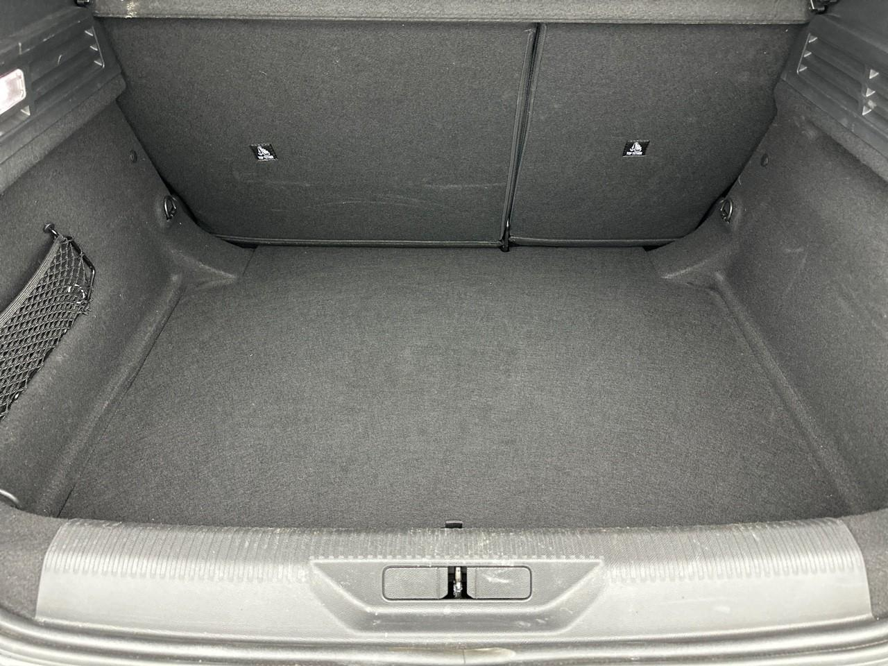 Peugeot 308 hybrid 145 e-dcs6 allure — photo 6