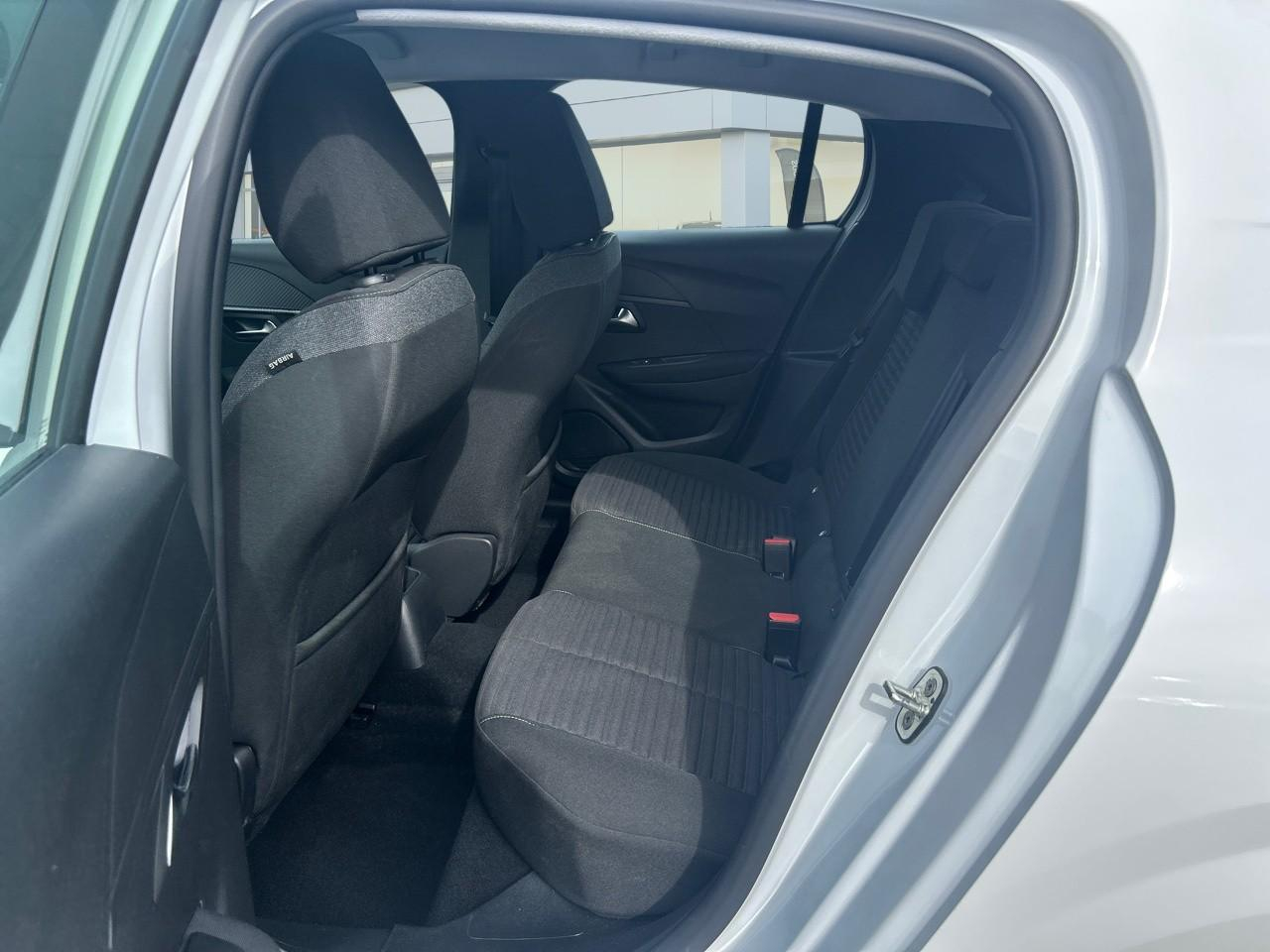 Peugeot 208 1.2 puretech 100ch s&s active — photo 10