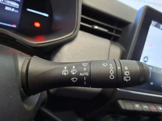 Renault Clio blue dci 100 — photo 20