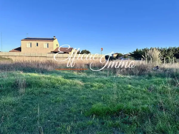 Terrain constructible 1 146 m² - Permis accordé pour villa avec piscine