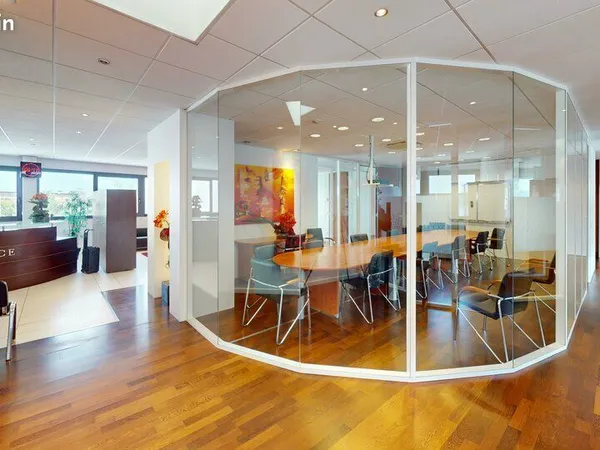 Bureau 426 m²