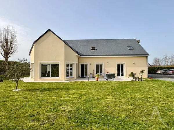 Maison May-sur-Orne 8 pièce(s) 222 m2