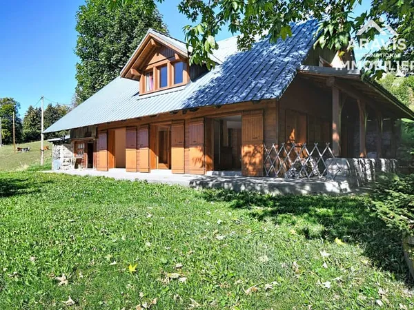 Ferme d'alpage et sa chèvrerie