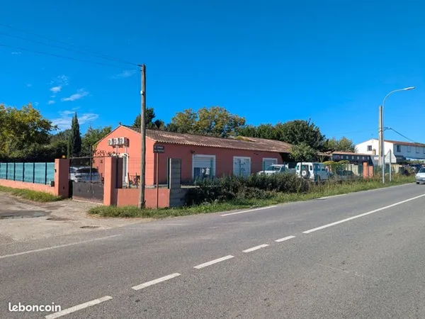 Local commercial 320 m² SALERNES