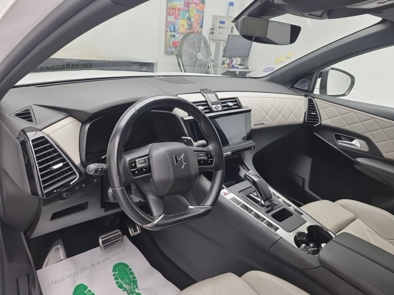 Ds Ds 7 crossback crossback hybride e-tense 300 eat8 4x4 rivoli — photo 9