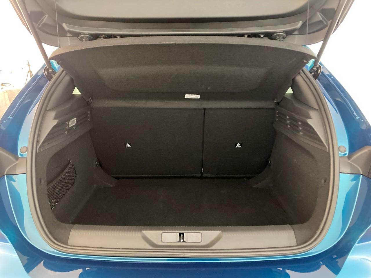 Peugeot 308 hybrid 145 e-dcs6 allure — photo 6