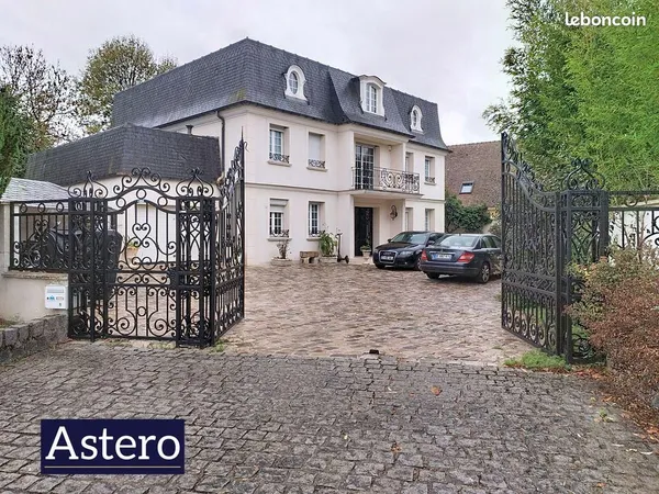 Propriété 8 pièces 260 m²