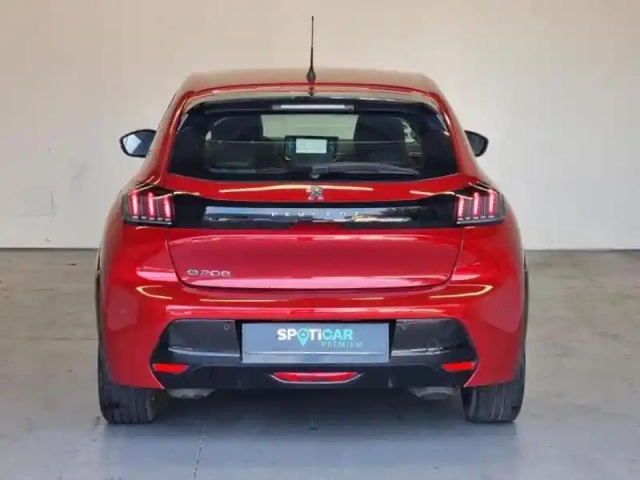 Peugeot 208 e- 136ch allure — photo 3