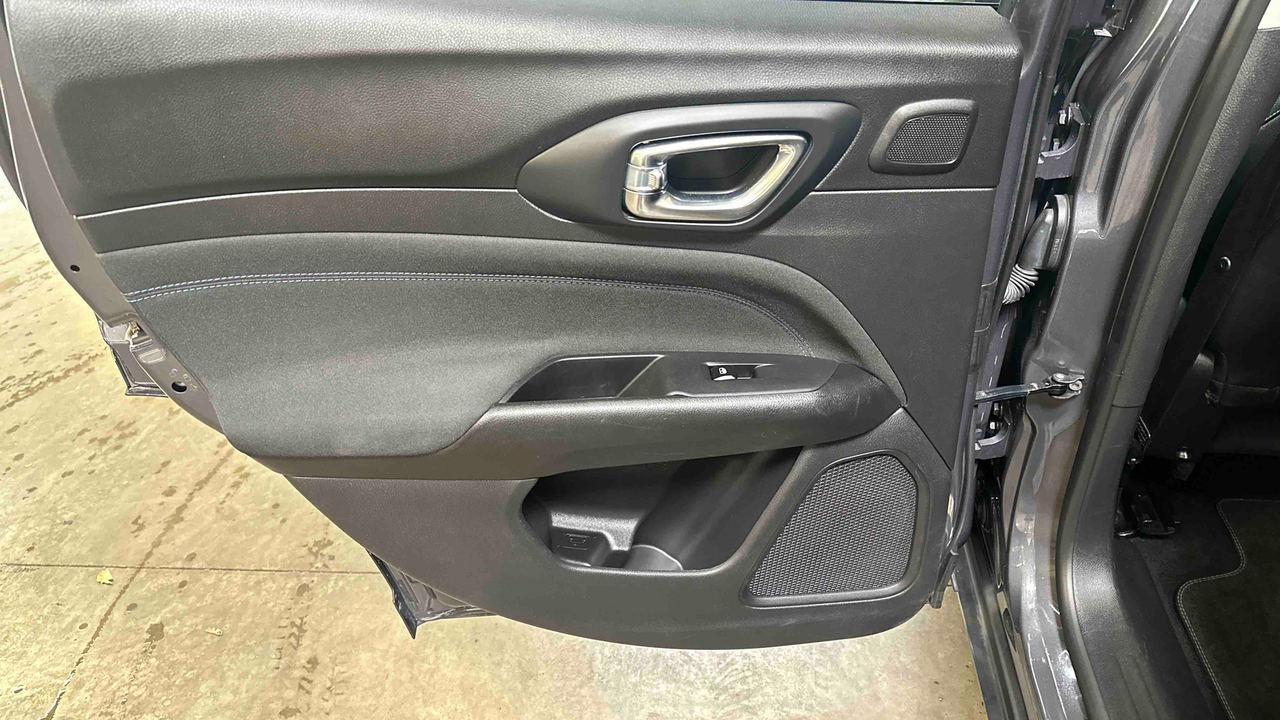 Jeep Compass 1.3 PHEV T4 240 ch 4xe eAWD — photo 24