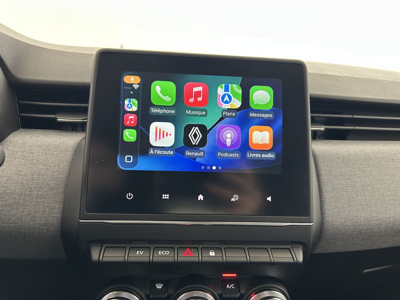 Renault Clio 5 — photo 22