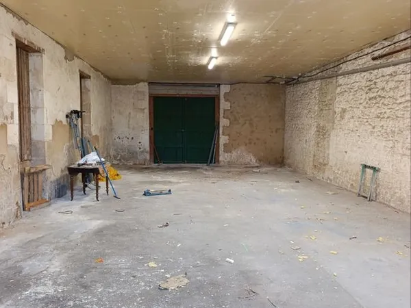 Local d’activité et entrepôt Location Rochefort  110m² 480€