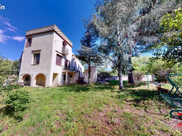 Propriété 10 pièces 204 m²