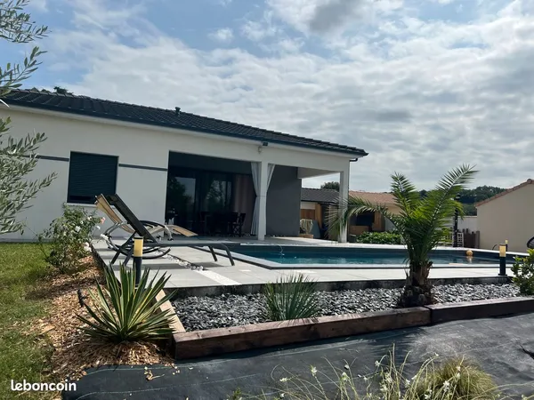 Maison de 130 m² - 4 chambres - piscine - terrain de 2 000 m² dont parcelle constructible de 1 000 m