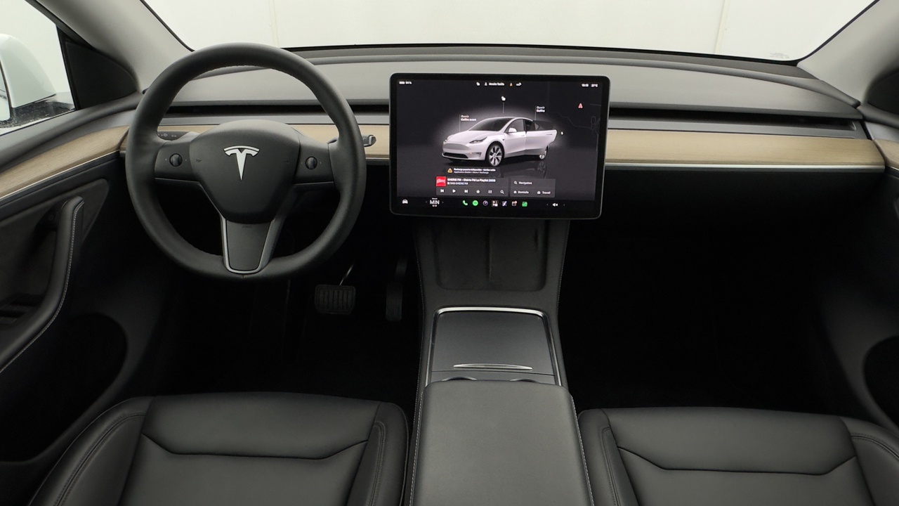 Tesla MODEL Y Standard RWD — photo 19