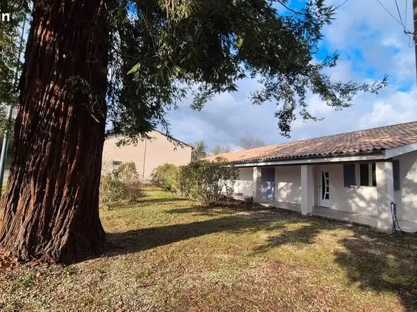 Maison de plain-pied - 5 pièces (3 chambres) + 700m² de terrain