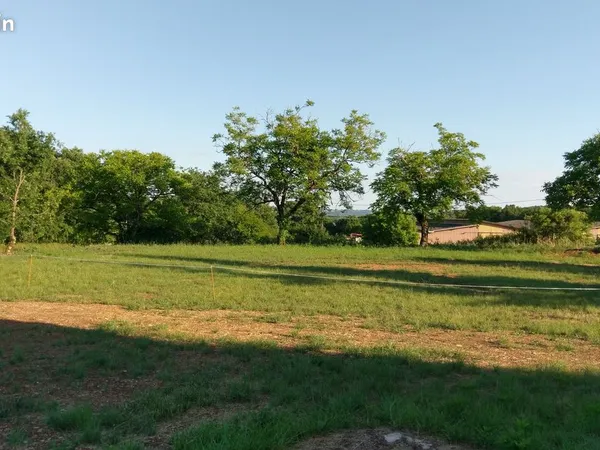 Terrain viabilisé avec permis de construire