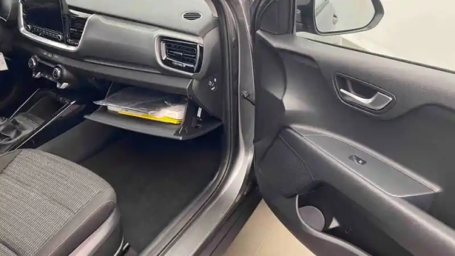 Kia Stonic 1.0 t-gdi 100 ch bvm6 — photo 30