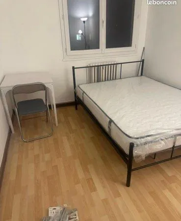 Chambre meublée à louer 470