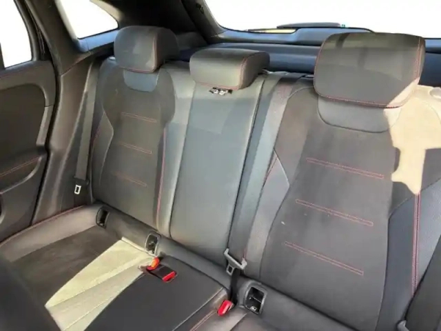 Mercedes Gla 200 d 150ch amg line 8g-dct — photo 12