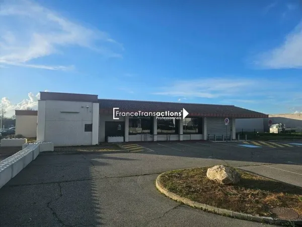Local commercial 1040 m²
