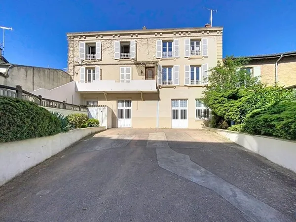 Local d'activité 368 m²