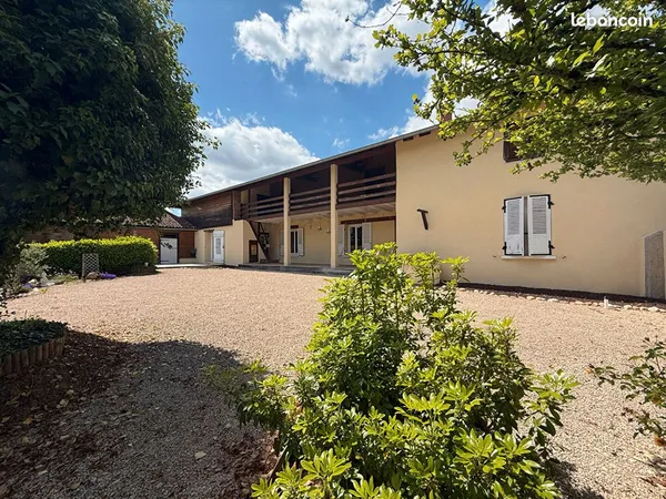 Propriété 7 pièces 220 m²