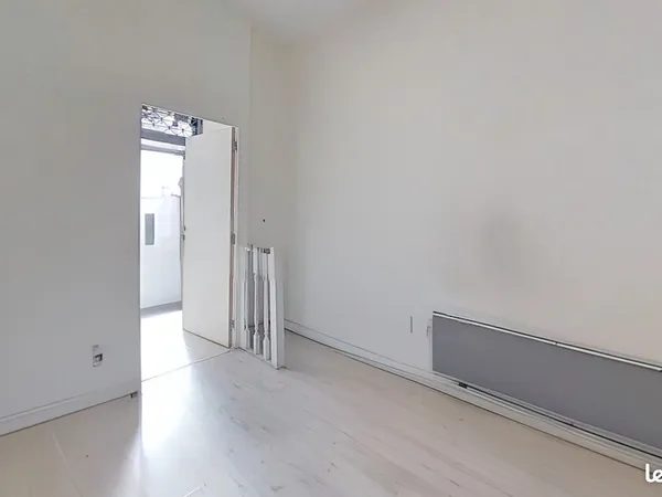 Local commercial / professionnel 31 m² - Paris 20e - Père-Lachaise