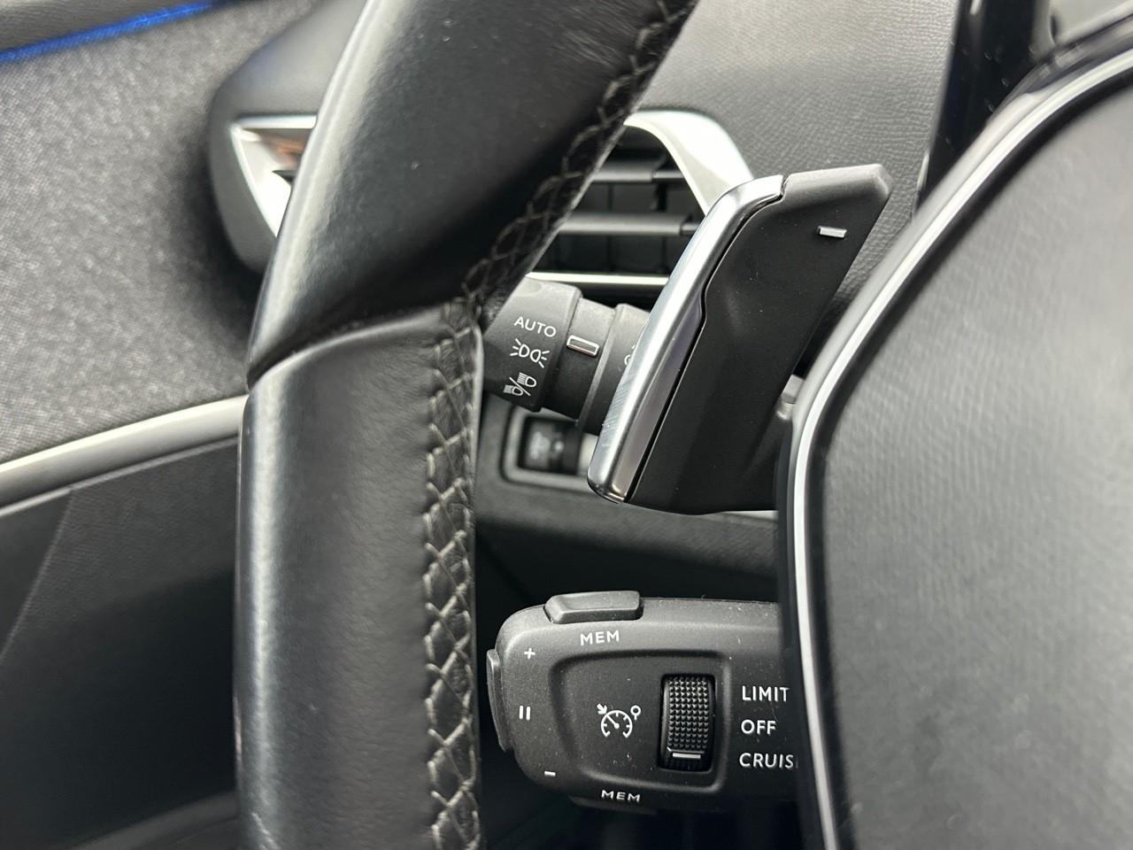 Peugeot 3008 hybrid 225 e-eat8 allure pack — photo 17