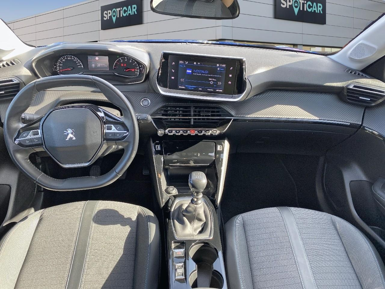 Peugeot 208 1.2 puretech 100ch s&s allure — photo 8