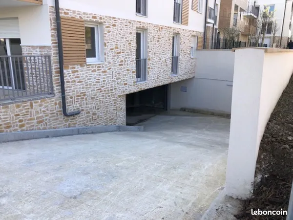 1 place de parking en sous sol. Résidence neuve les cottages d'amilly