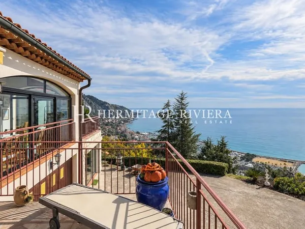 Villa avec piscine et panorama à 360° - vues spectaculaires