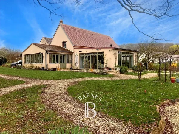 SANCERRE - Jolie propriété pleine de charme sur 8700 m²