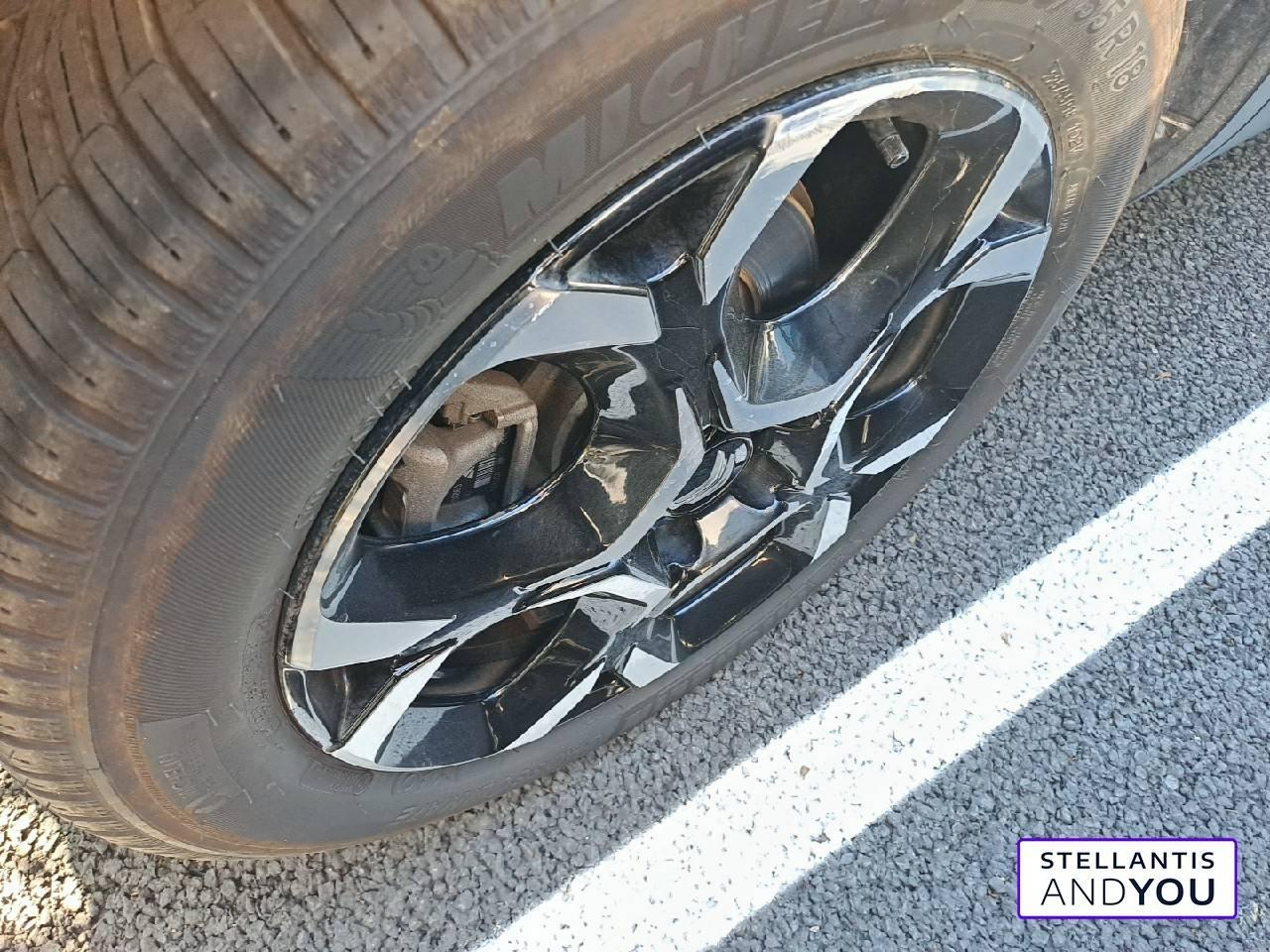 Citroën C5 Aircross hybride rechargeable 225 e-eat8 c-series — photo 4
