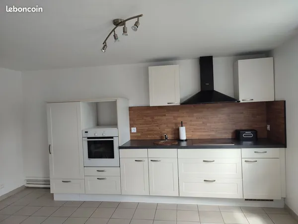 Logement 50m2 + parking