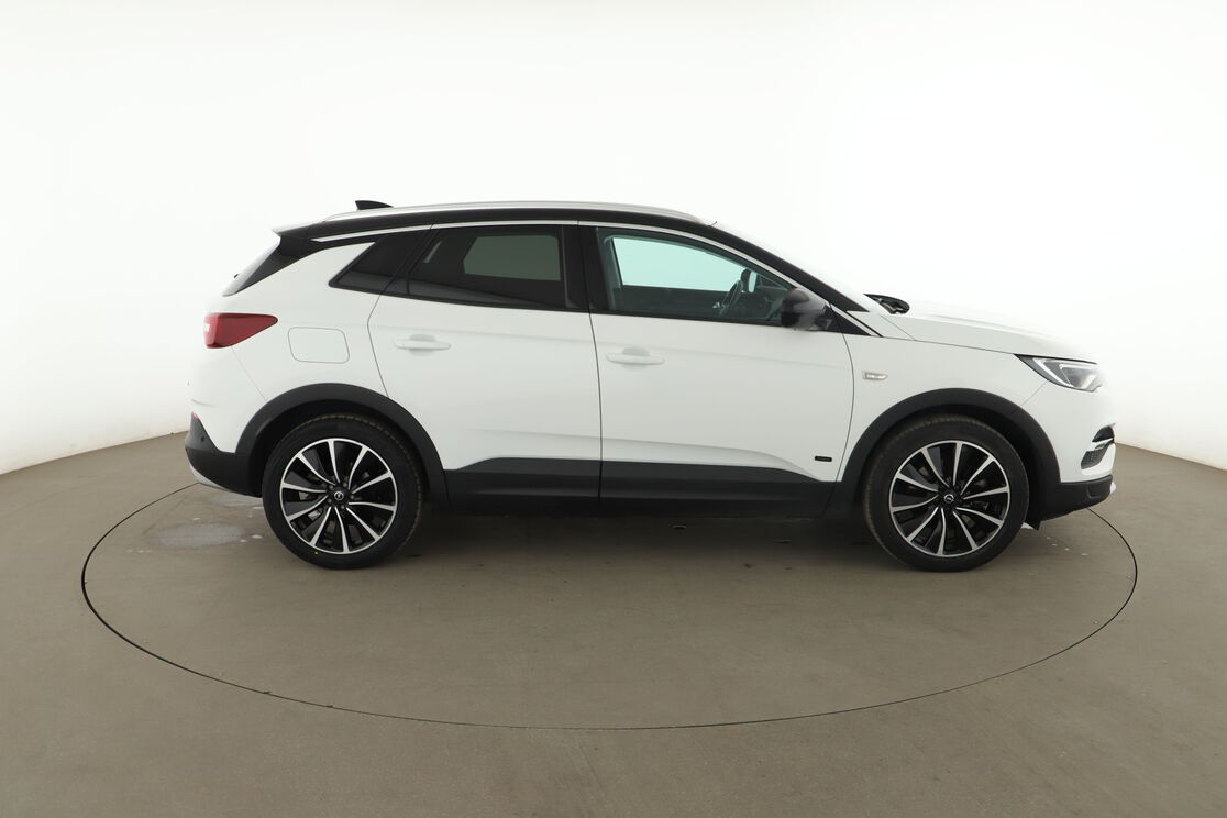 Opel Grandland X 1.6 Hybrid Elite Auto — photo 6