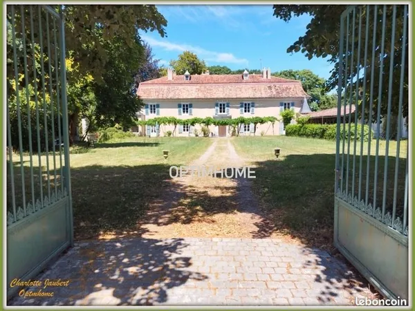 Propriété 14 pièces 446 m²