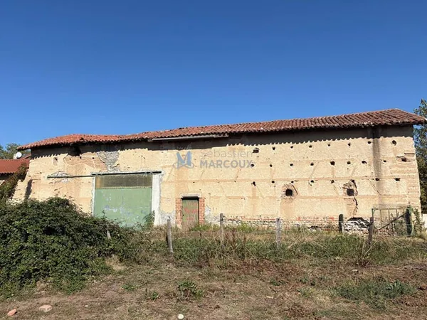 Entrepôt 240 m²