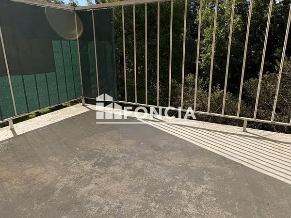 St Just T3/4 traversant terrasse