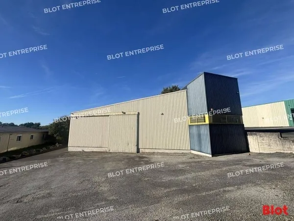 Entrepôt 850 m²