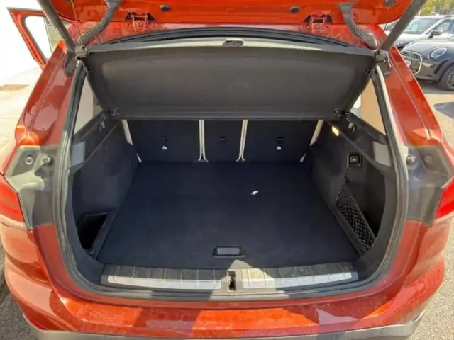Bmw X1 sdrive18ia 140ch xline dkg7 — photo 9