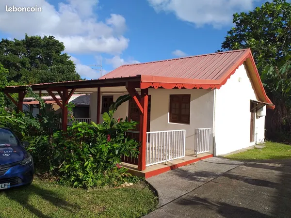 Petite maison quartier Régale Rivière Pilote