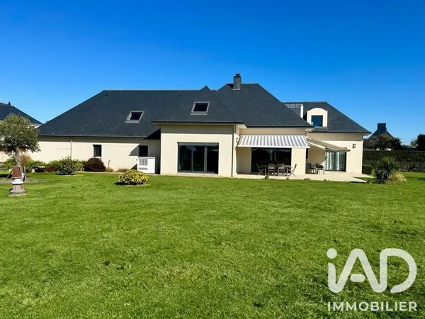 Maison 10 pièces 239 m²