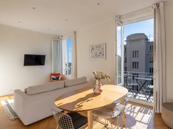 NICE PORT - MONT BORON - APPARTEMENT 2 PIECES DE 45M² A VENDRE - APERCU MER - IDEALEMENT SITUE - PAR