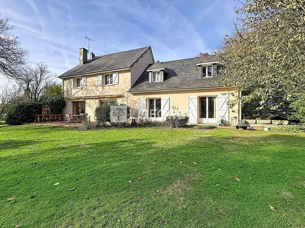 Maison 7 pièces 305 m²
