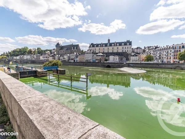 Local commercial 83 m²