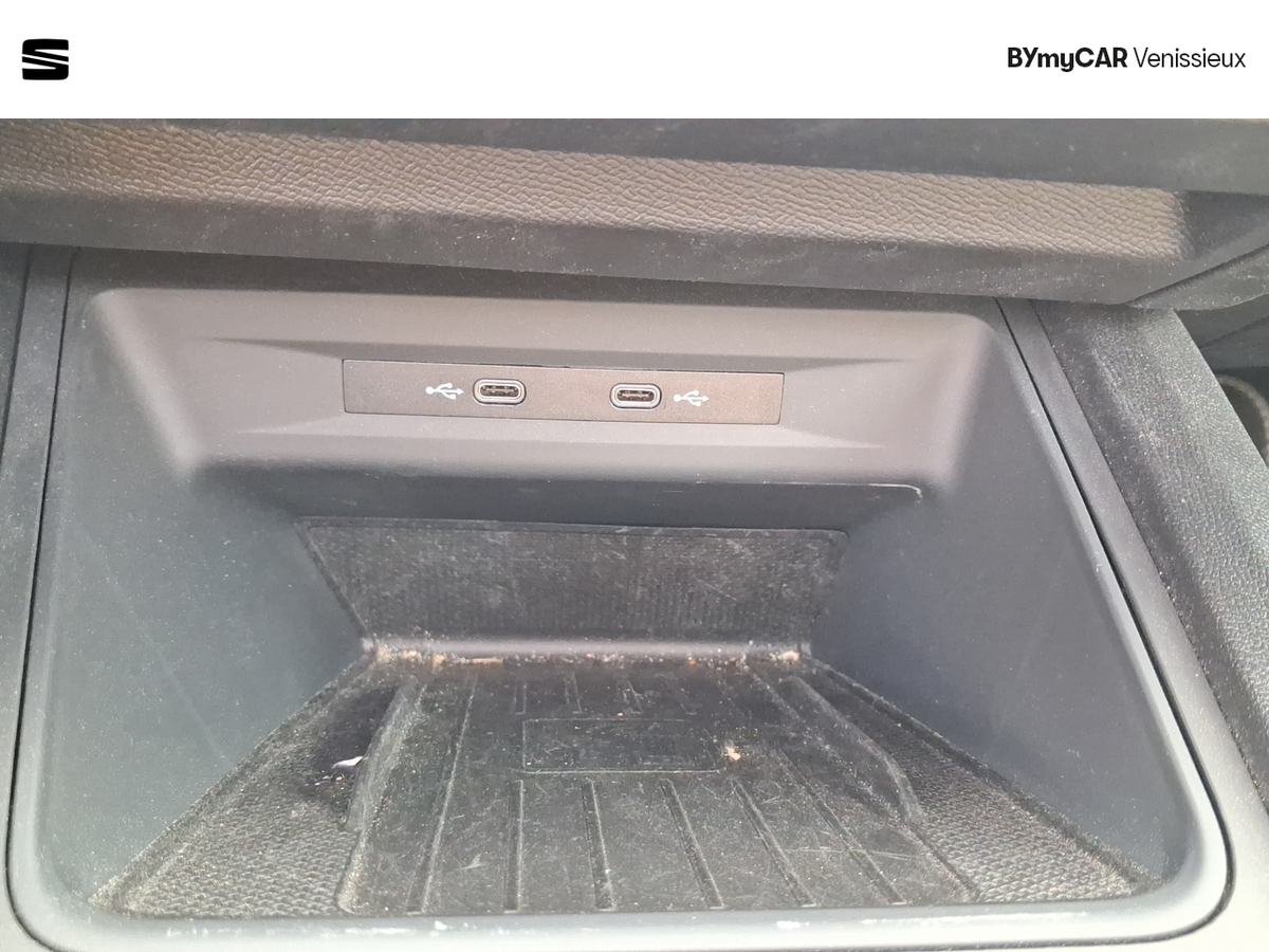 Seat Leon Sportstourer 2.0 TDI 150 DSG7 — photo 19