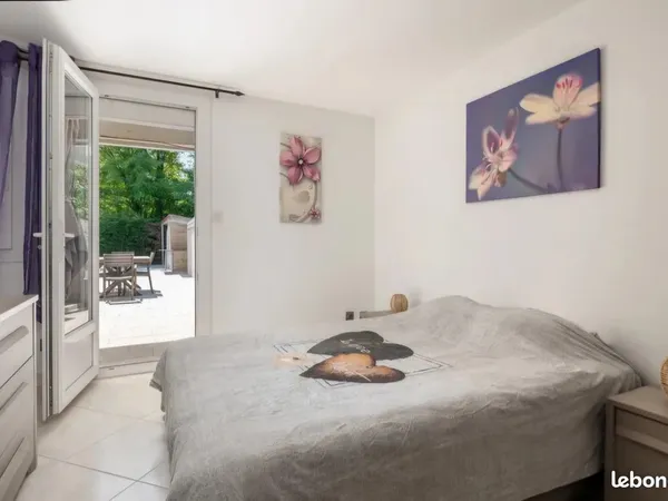 Claix - Maison avec deux logements indépendants, piscine et vue montagnes