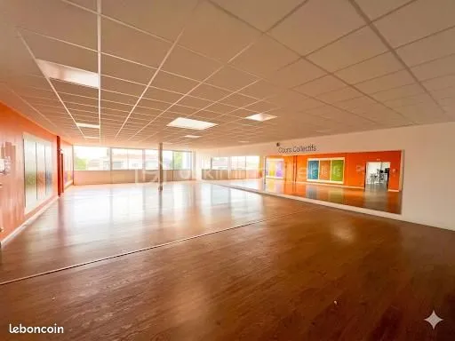 Bureau 525 m²