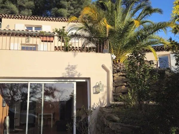 Location appart T3 Le Castellet83330 de nov à juin